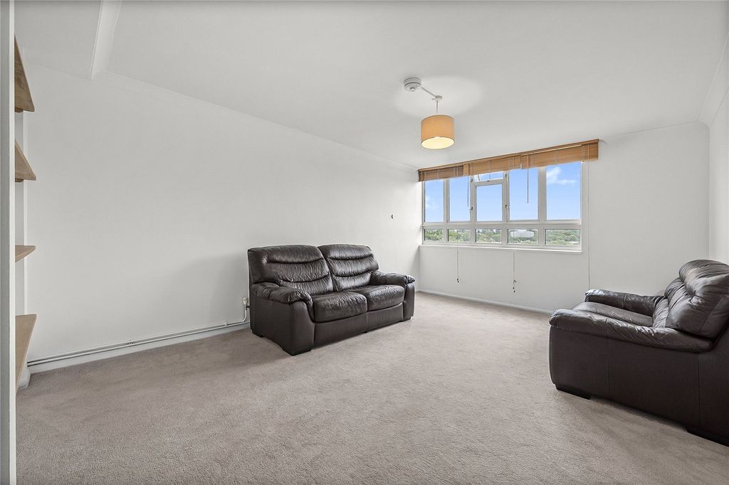 Property photo 3 of 16 Picture No. 06