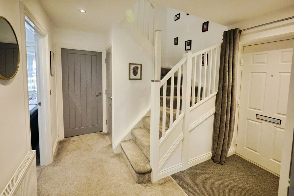 Property photo 2 of 22 Pbox-Img.Jpg