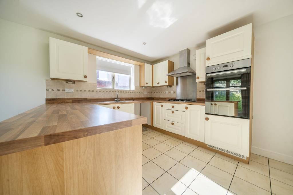 Property photo 2 of 21 Kitchen