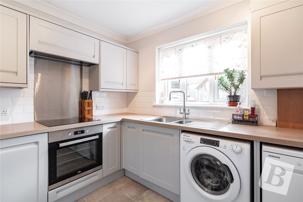 Property photo 2 of 15 Kitchen