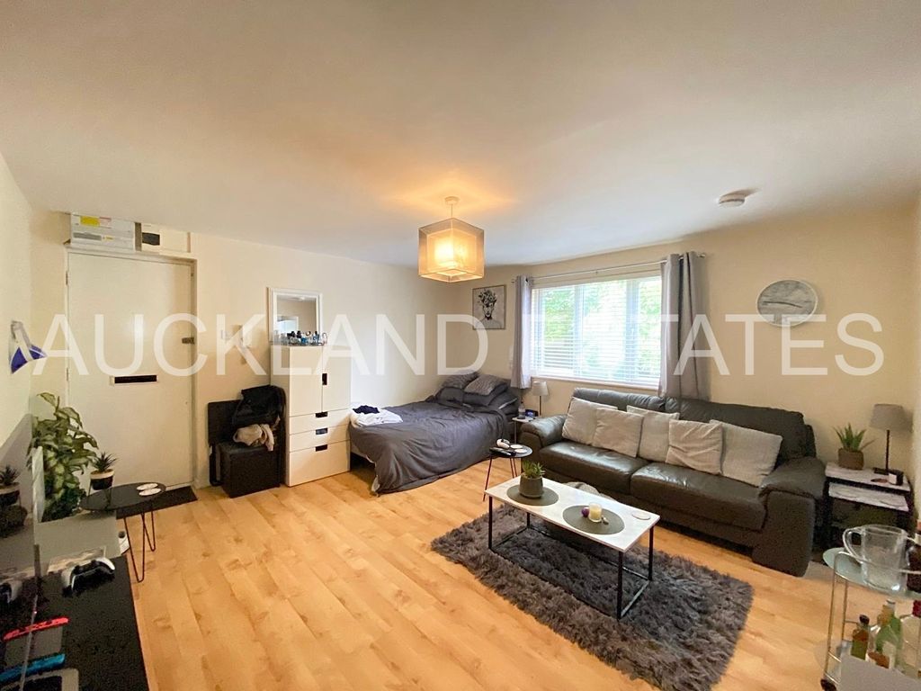 Property photo 3 of 12 8ce65B7B-B385-4F94-855d-F2517478d369