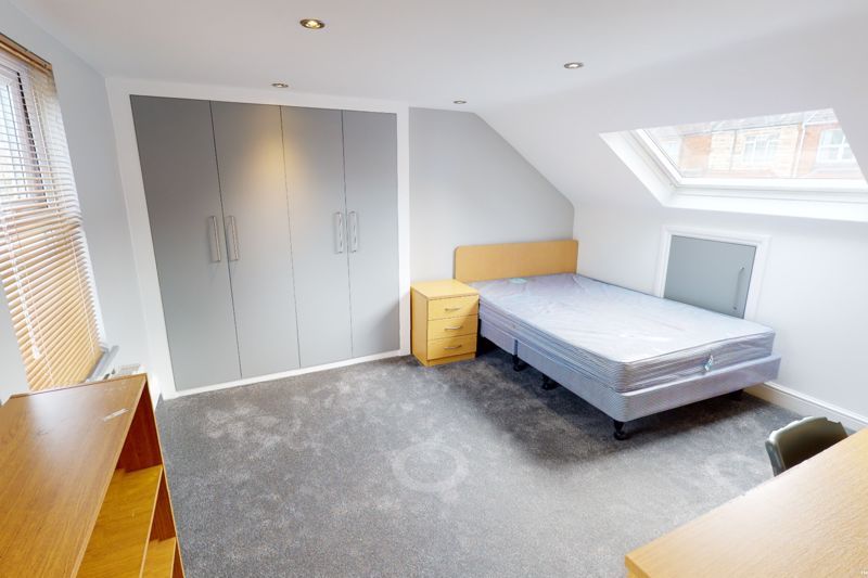 Property photo 3 of 12 Photo 9