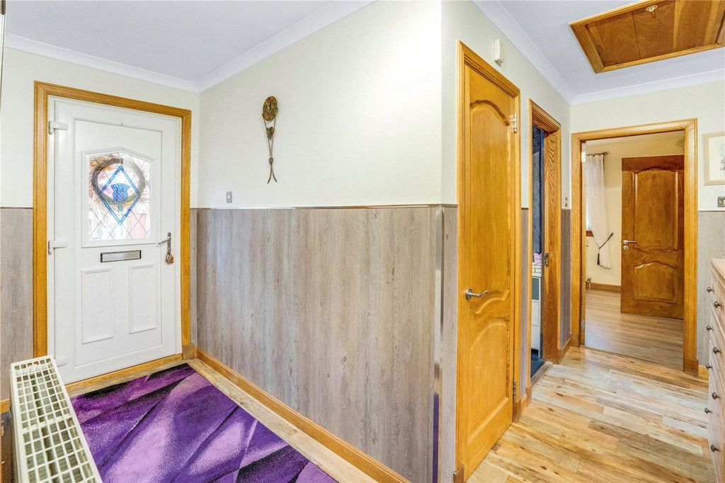 Property photo 3 of 28 Picture No. 03