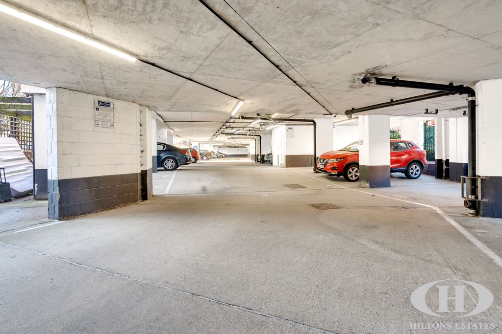 Property photo 3 of 8