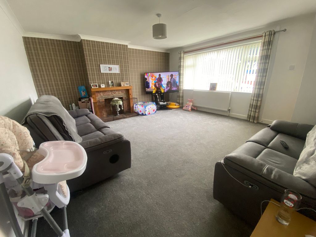 Property photo 3 of 16 Bathroom