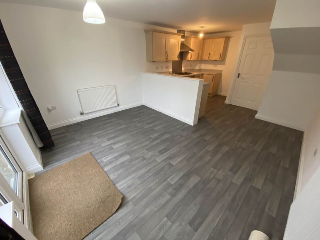 Property photo 3 of 10 Kitchen Dining Area