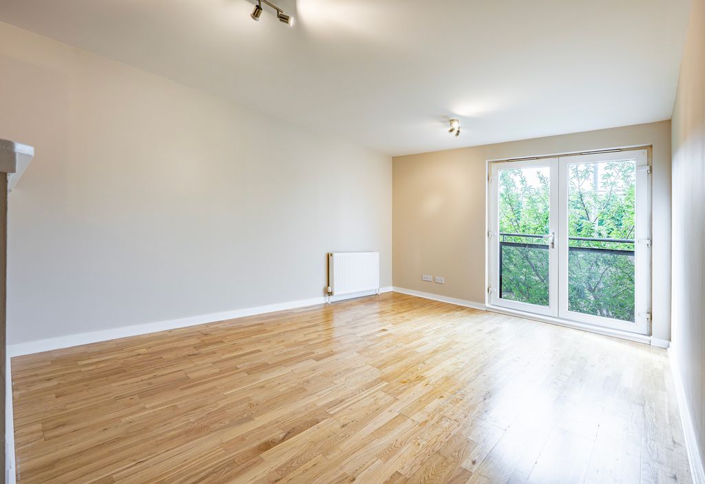 Property photo 3 of 24