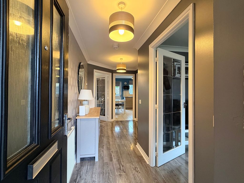Property photo 2 of 27 Entrance Hallway