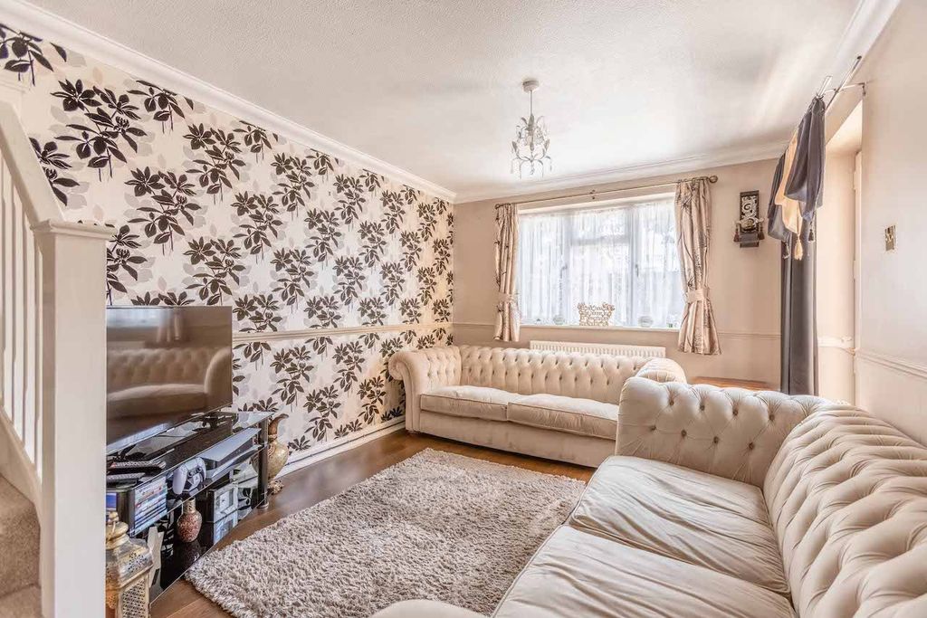 Property photo 3 of 18
