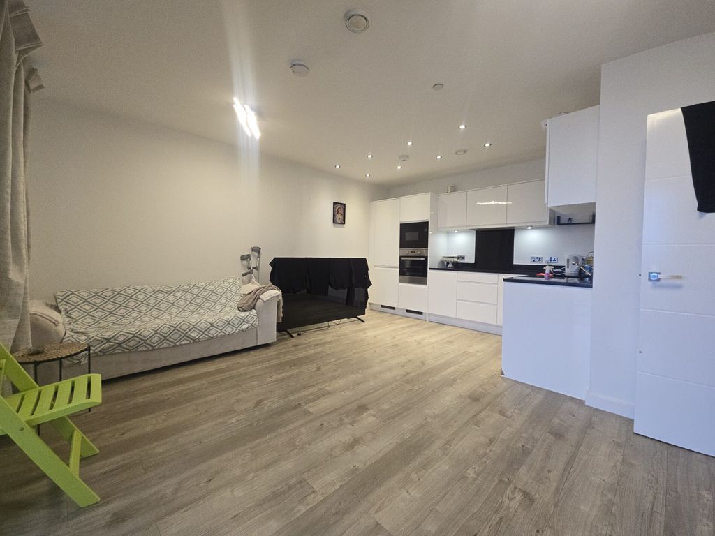 Property photo 3 of 6