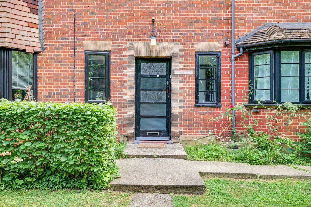 Property photo 2 of 8