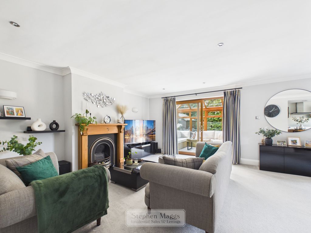 Property photo 3 of 17 Photo 11