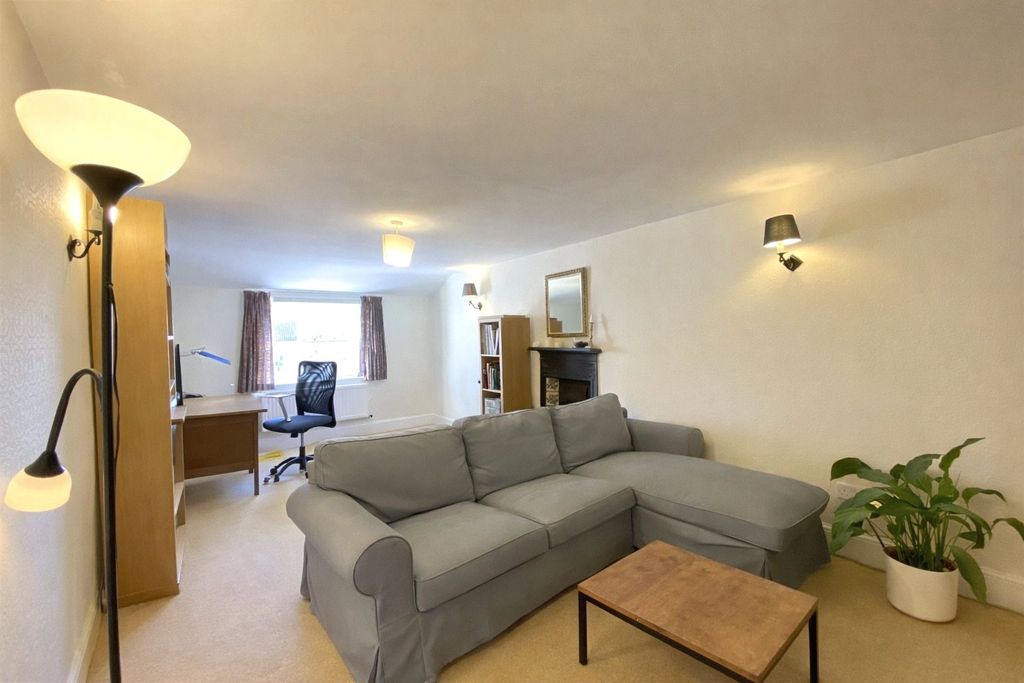 Property photo 2 of 11 Picture No. 16