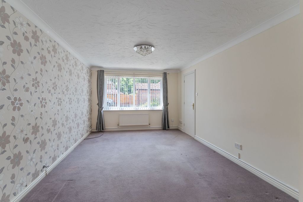 Property photo 3 of 25