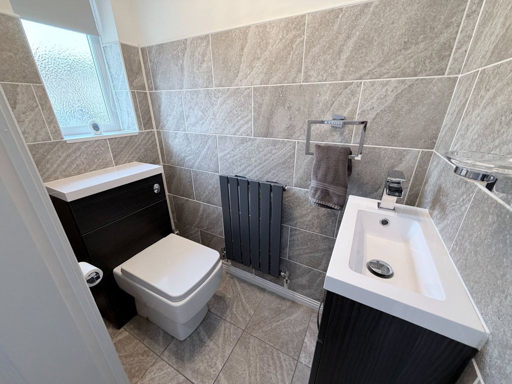 Property photo 3 of 27