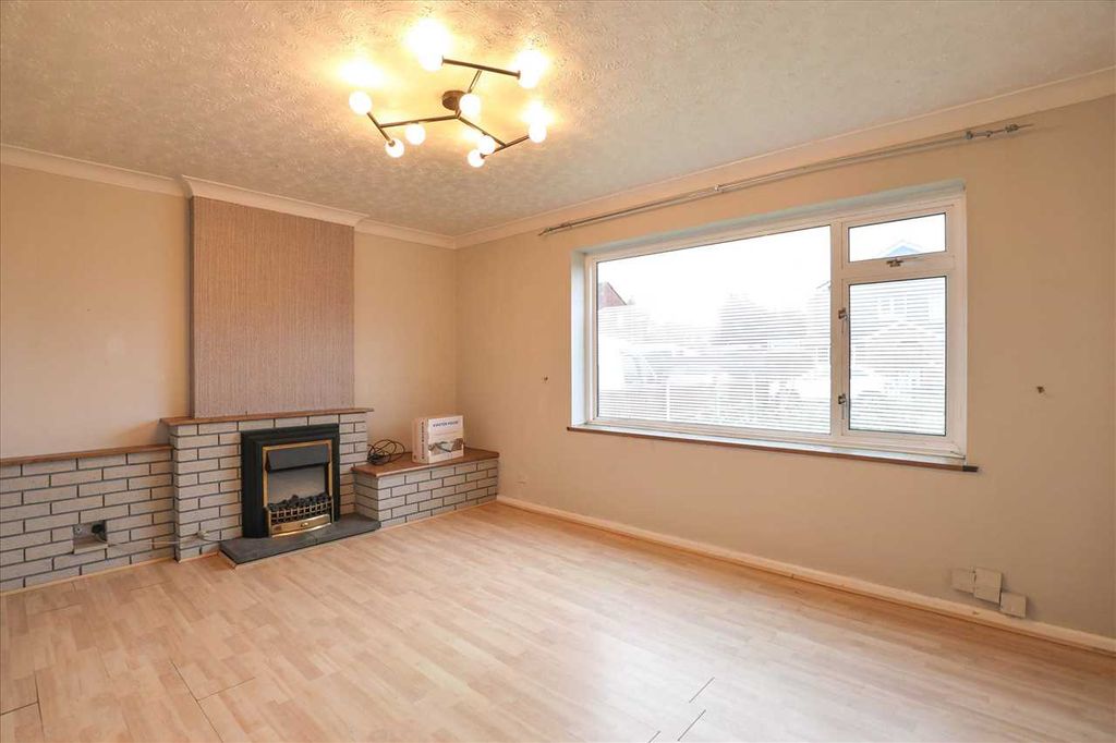 Property photo 2 of 10 Living Room