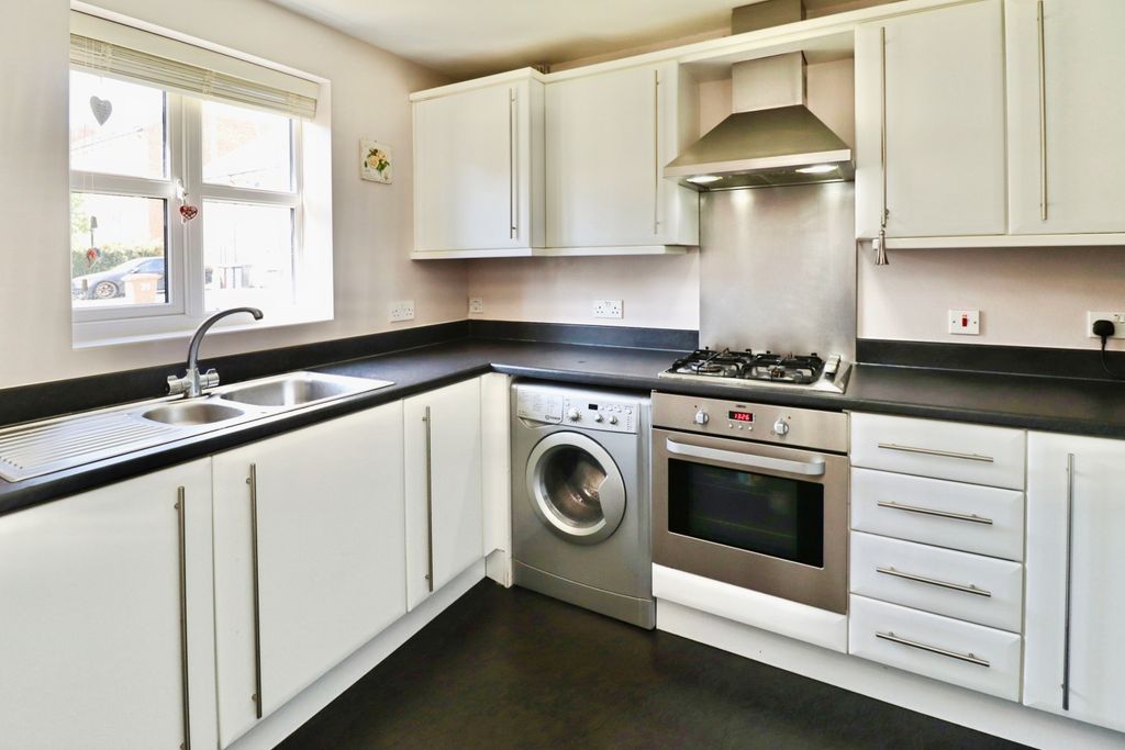 Property photo 2 of 26