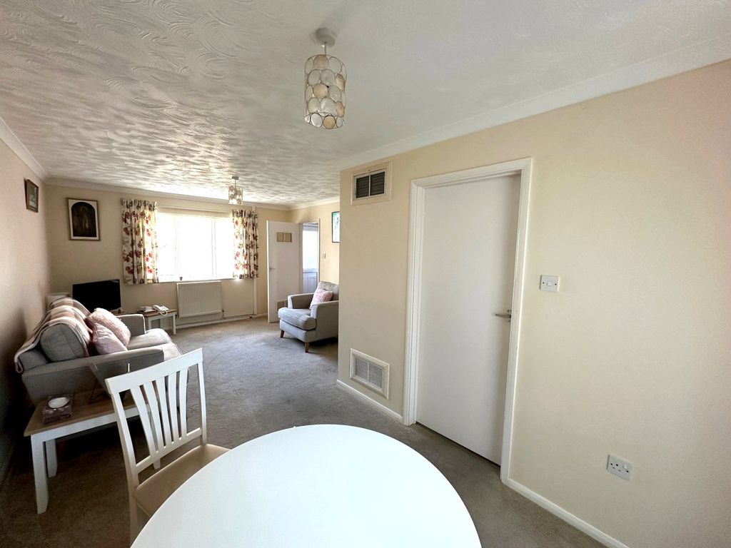 Property photo 2 of 8 2 - Picture No. 10