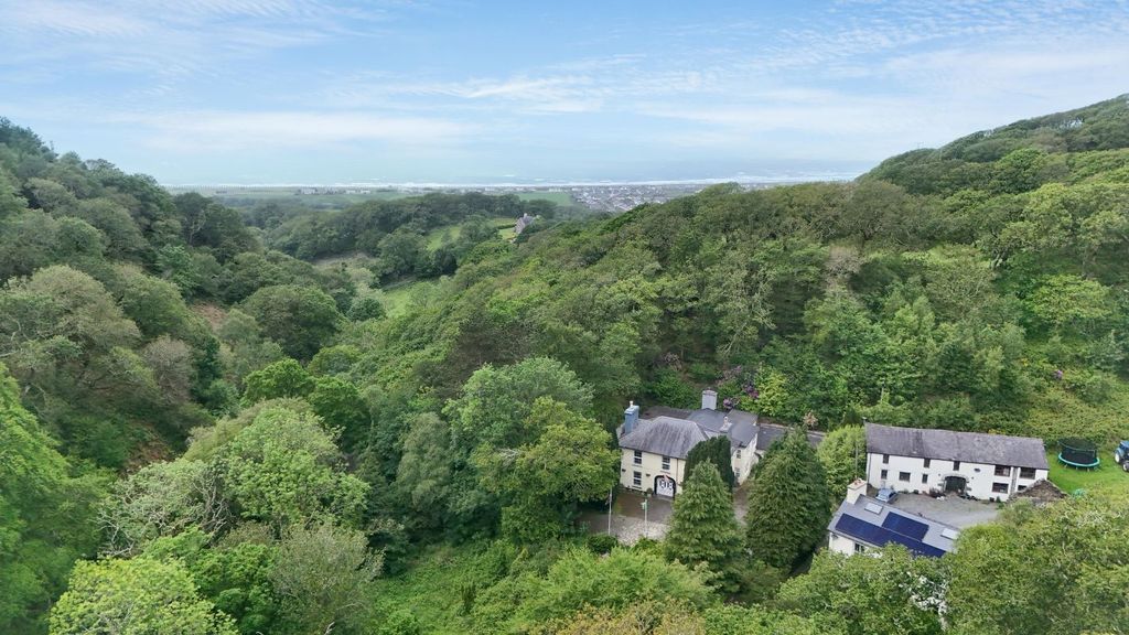 Property photo 2 of 47