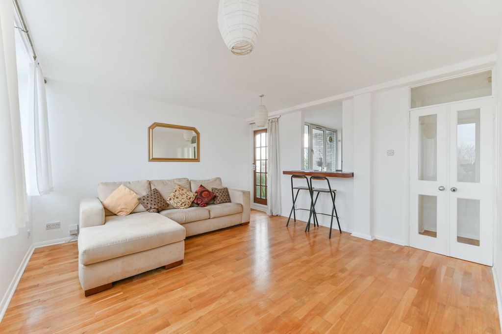 Property photo 3 of 12