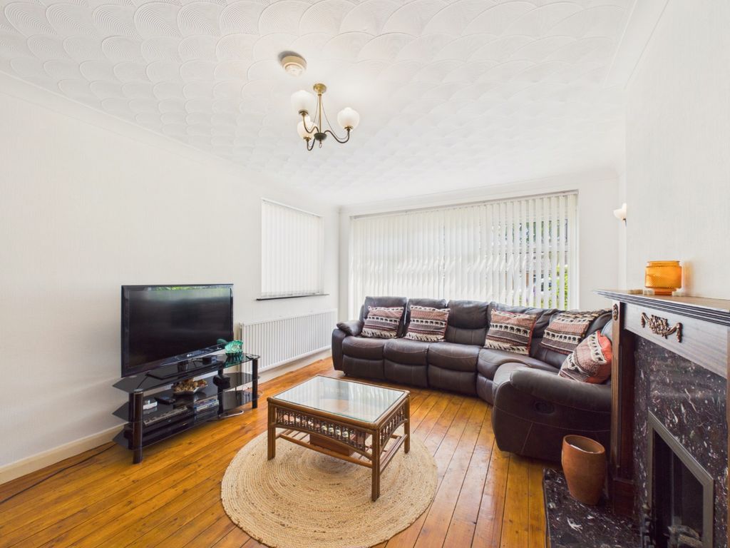 Property photo 2 of 18 5182954