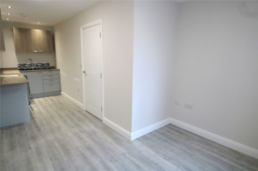 Property photo 3 of 5 Picture No. 04