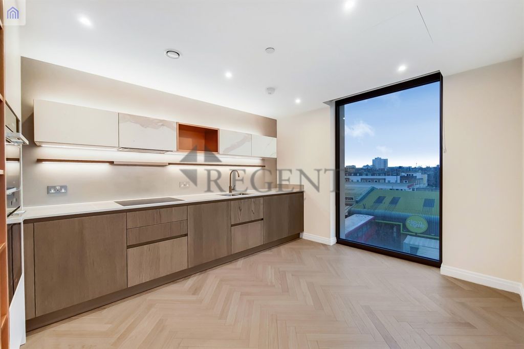 Property photo 3 of 11 Kitchen