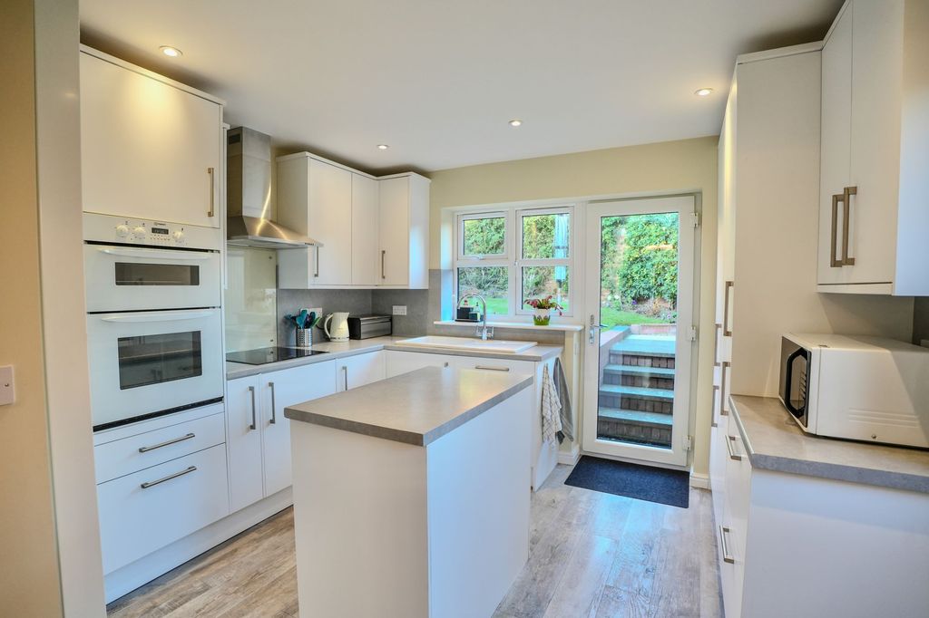 Property photo 3 of 30