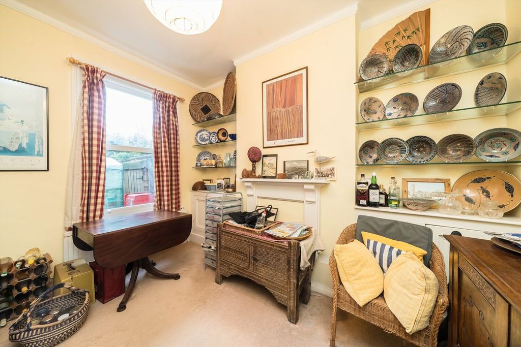 Property photo 3 of 9