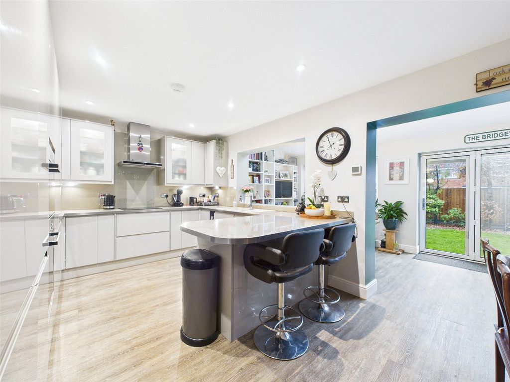 Property photo 3 of 23 Picture No. 28