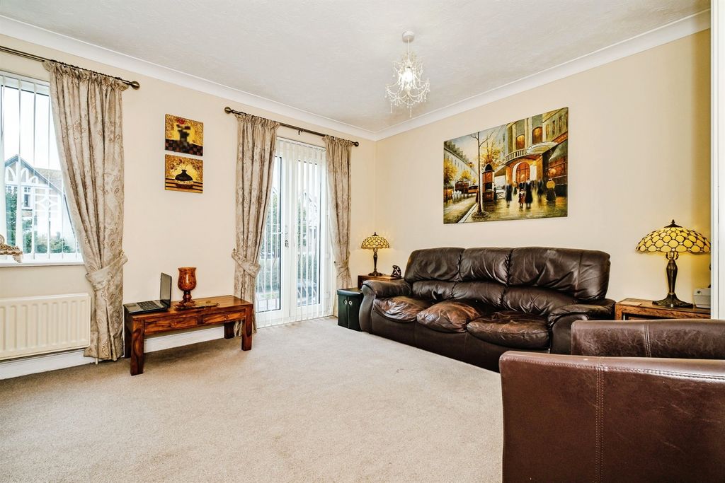 Property photo 2 of 14