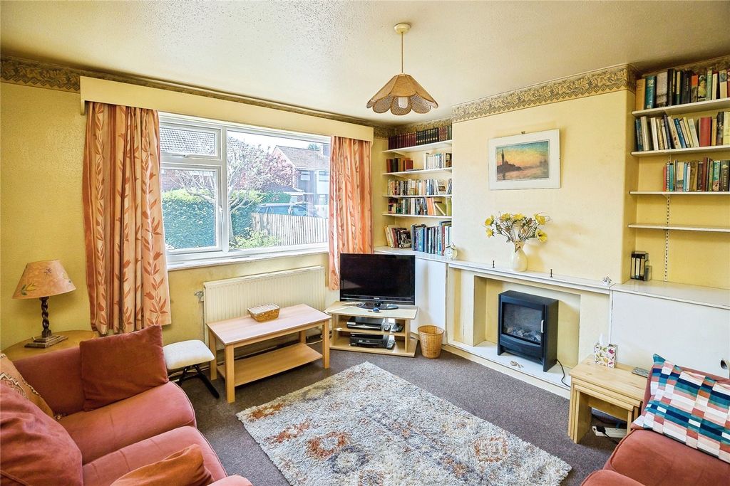 Property photo 2 of 17 Picture No. 11