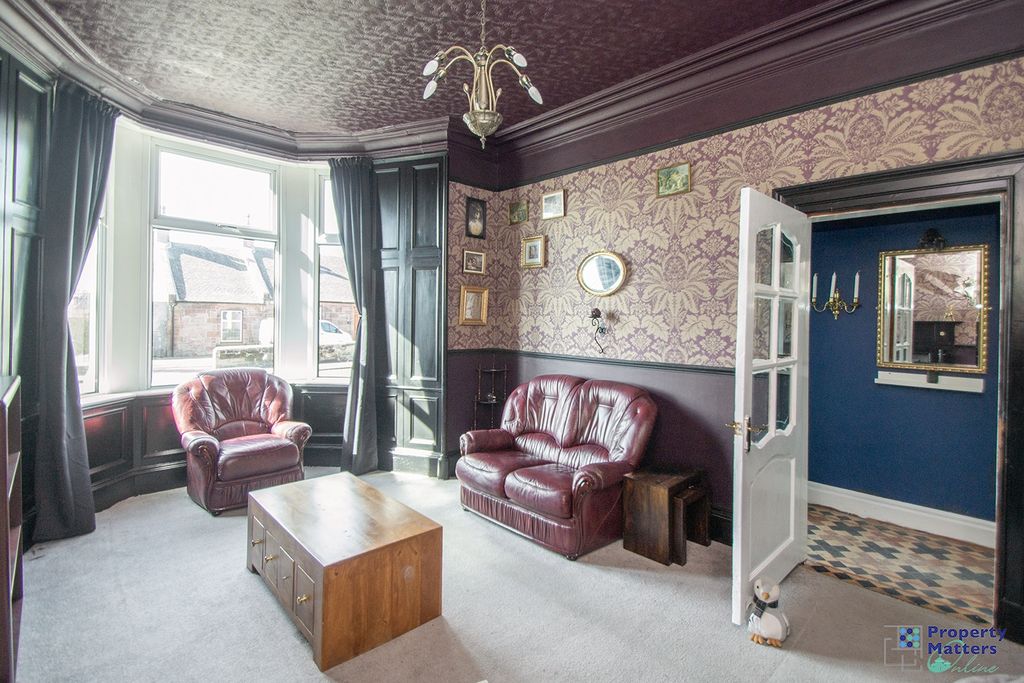 Property photo 3 of 16 Lounge