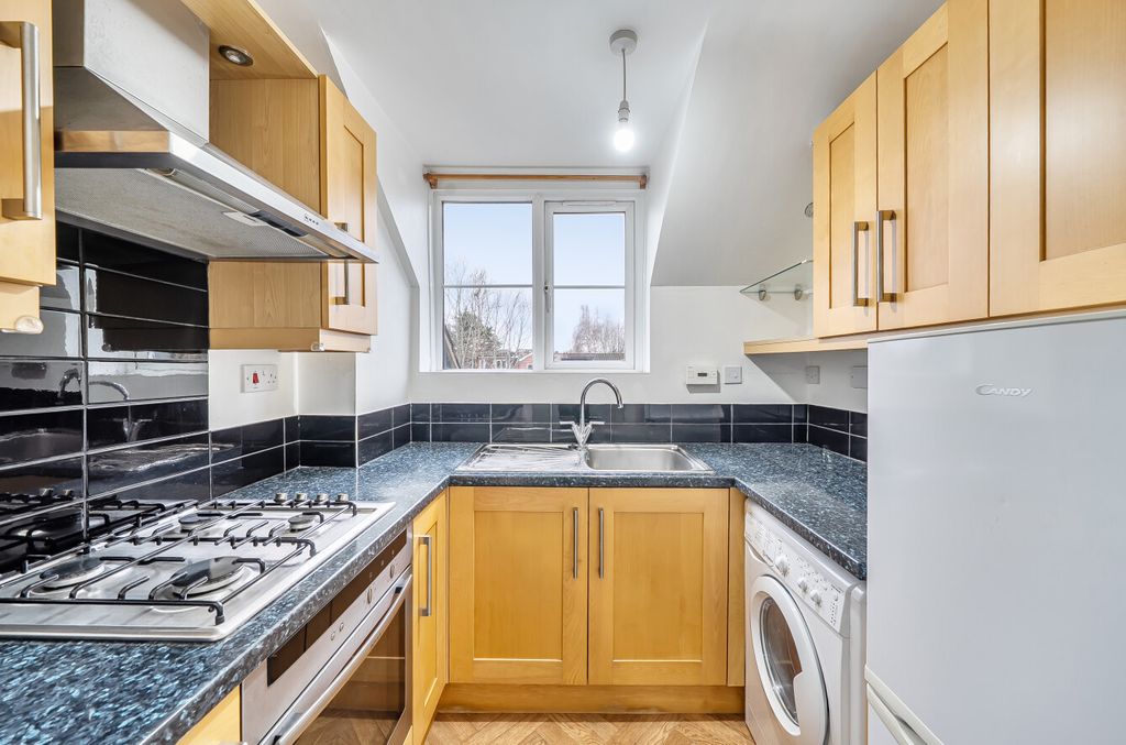 Property photo 3 of 20 1388731-4-693837B...