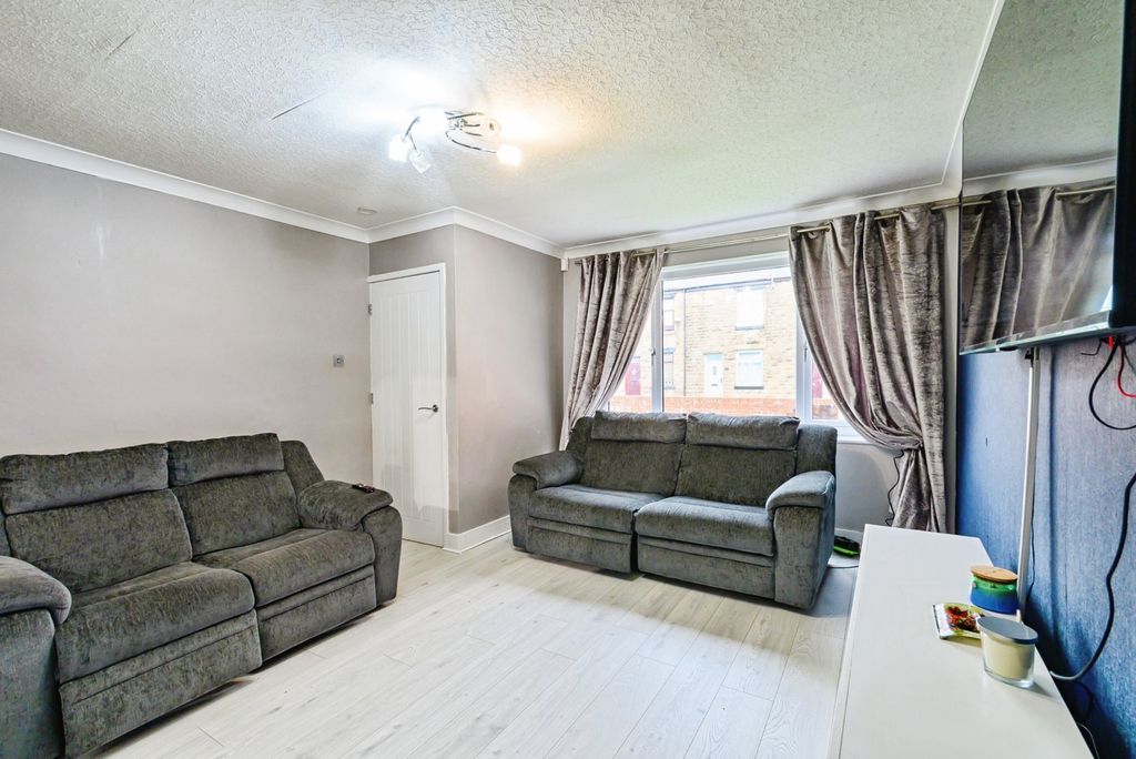 Property photo 2 of 17 Photo