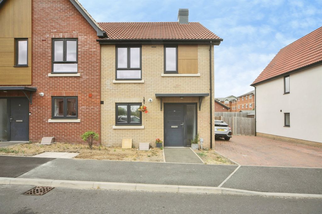 Property photo 2 of 16
