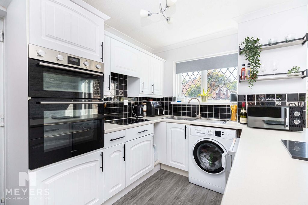 Property photo 3 of 21