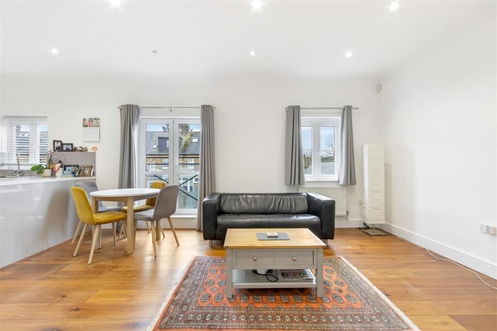 Property photo 3 of 10