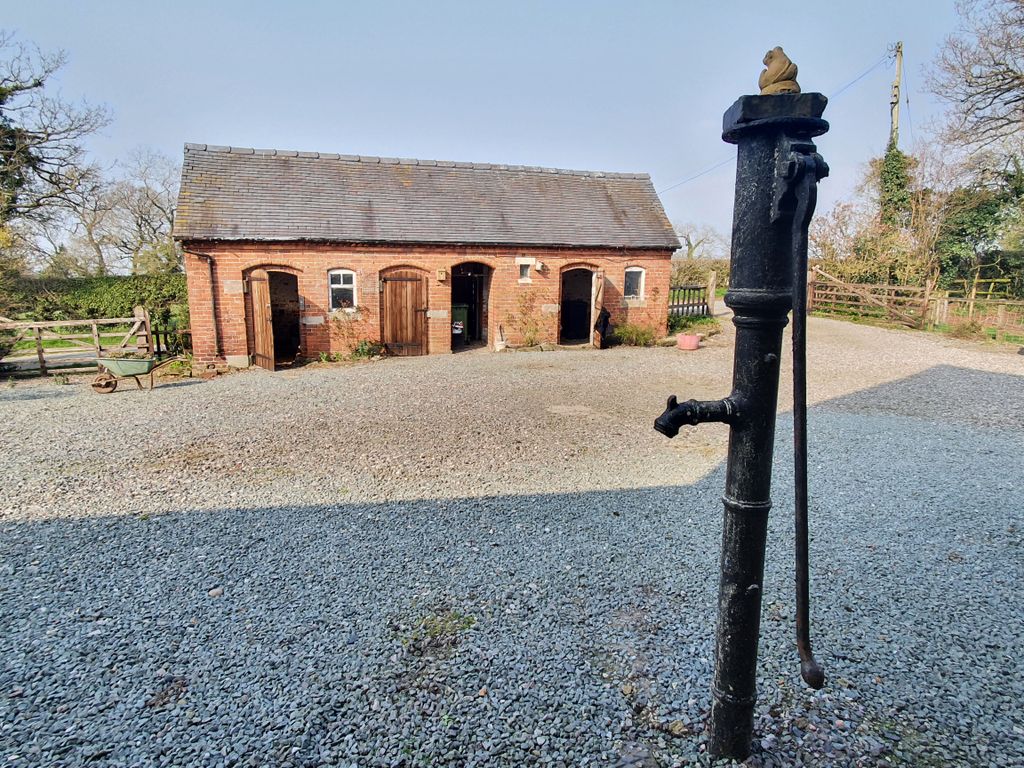 Property photo 3 of 32