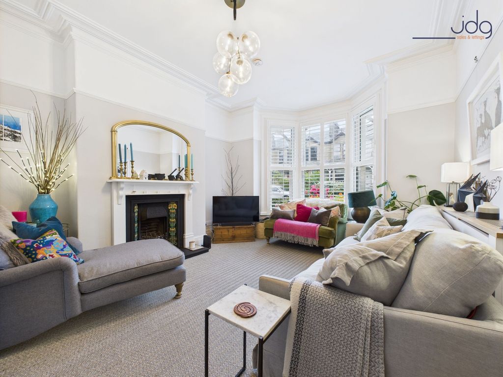 Property photo 2 of 16 Cosy Lounge