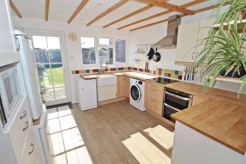 Property photo 3 of 16 4903497