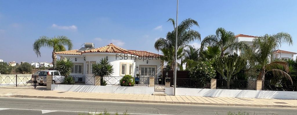 Property photo 2 of 37