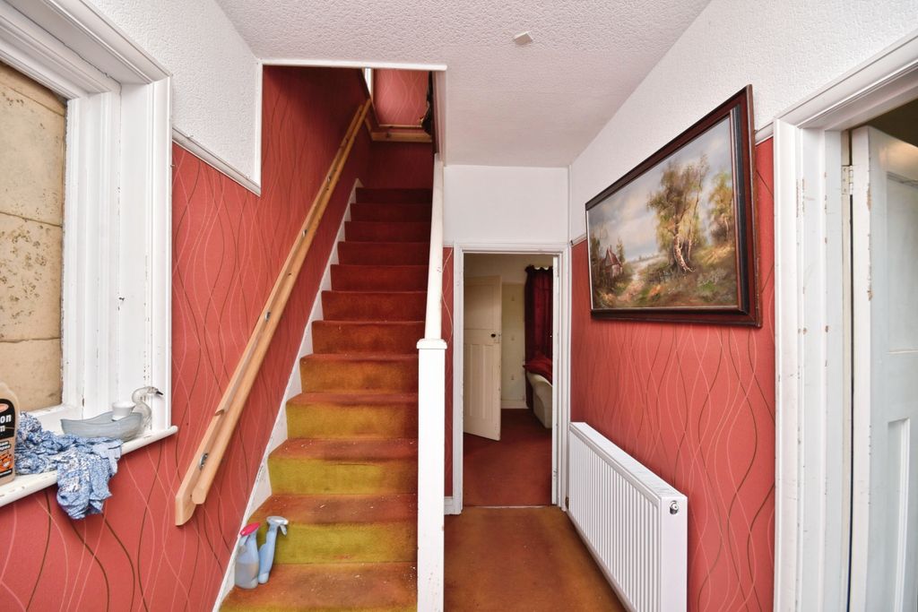 Property photo 3 of 18