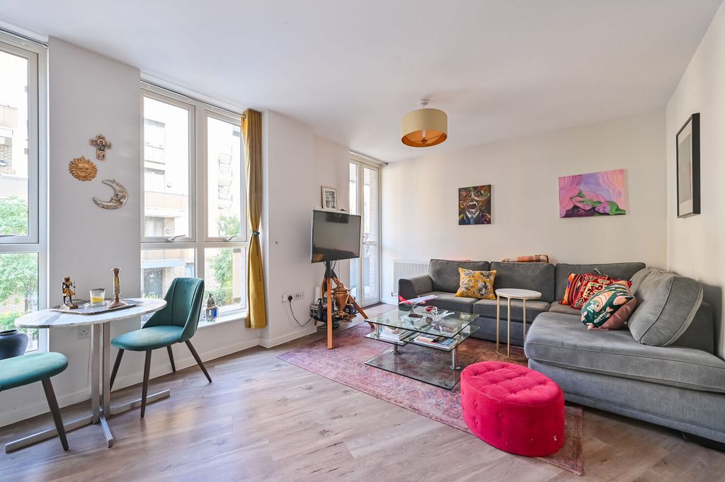 Property photo 1 of 19