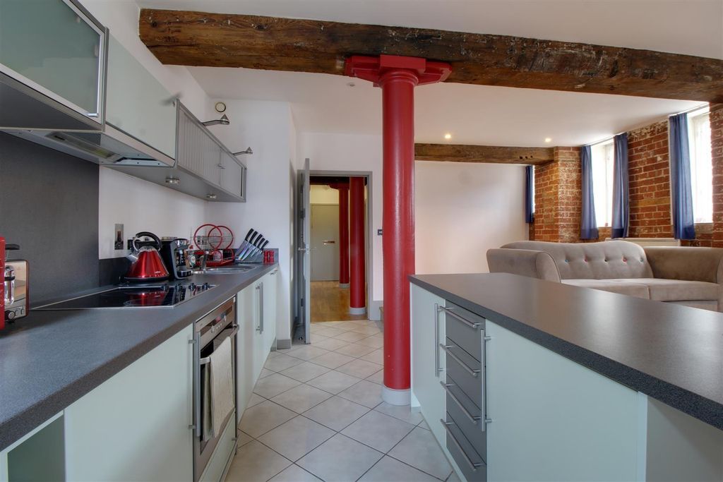 Property photo 3 of 6 Kitchen.Jpg