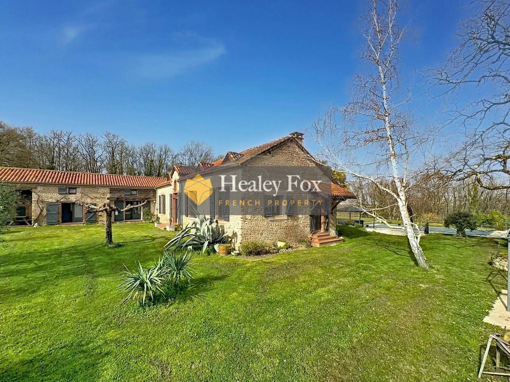 Property photo 2 of 34