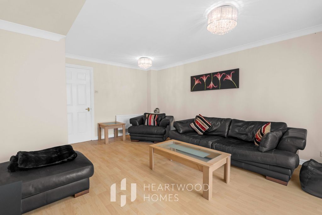 Property photo 2 of 22