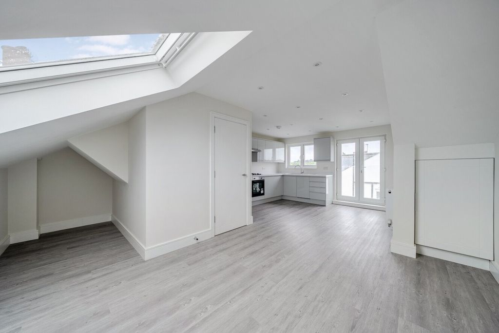 Property photo 3 of 12 Picture No. 12
