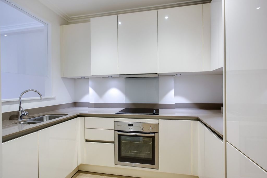 Property photo 1 of 8 Kitchen