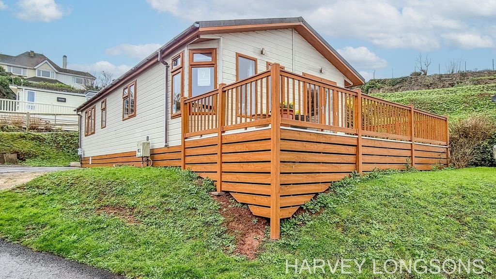 Property photo 2 of 21 Omar Westfield 3